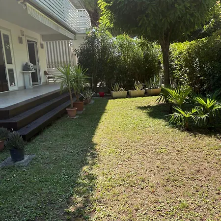 Casa Con Giardino